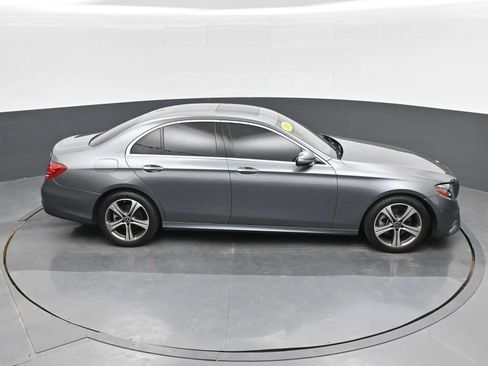 Used 2019 Mercedes-Benz E 300 4MATIC image 28