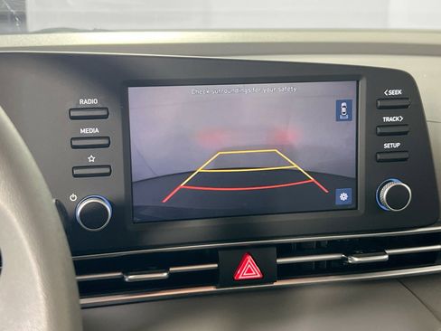 Used 2023 Hyundai Elantra SEL image 13