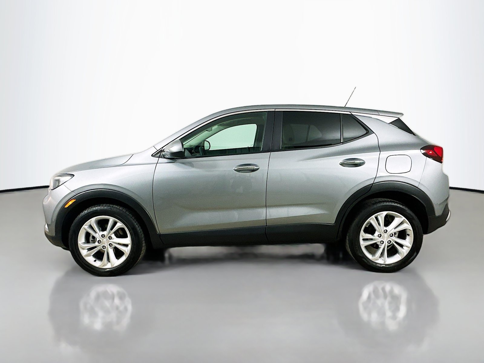 Used 2023 Buick Encore GX Preferred w/ Cold Weather Comfort Package FWD image 8