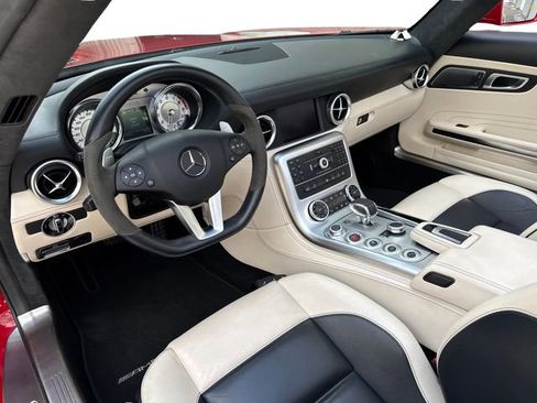 Used 2012 Mercedes-Benz SLS AMG Roadster image 7