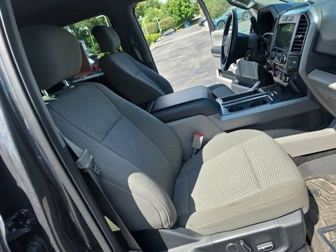 Used 2017 Ford F150 XLT w/ Equipment Group 302A Luxury AWD/4WD image 28