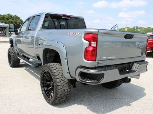 Used 2025 Chevrolet Silverado 2500 LT w/ Convenience Package AWD/4WD image 8