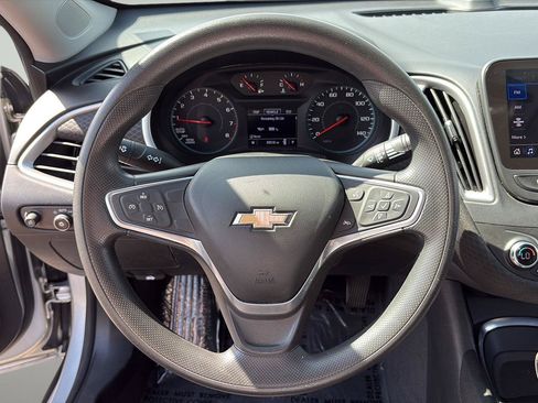 Used 2022 Chevrolet Malibu LT FWD image 14