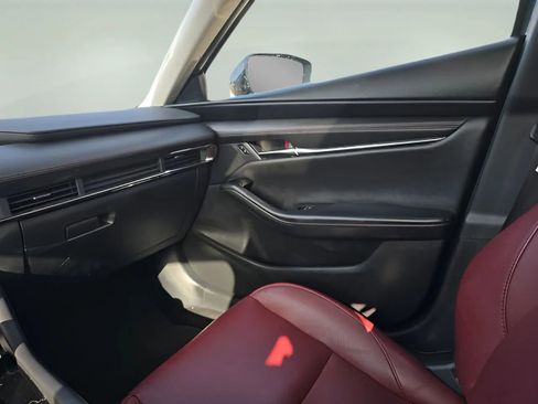 Used 2024 MAZDA MAZDA3 s image 18