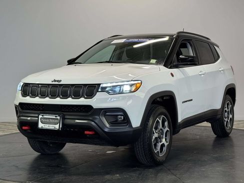 Used 2022 Jeep Compass Trailhawk w/ Trailhawk Elite Group AWD/4WD image 4