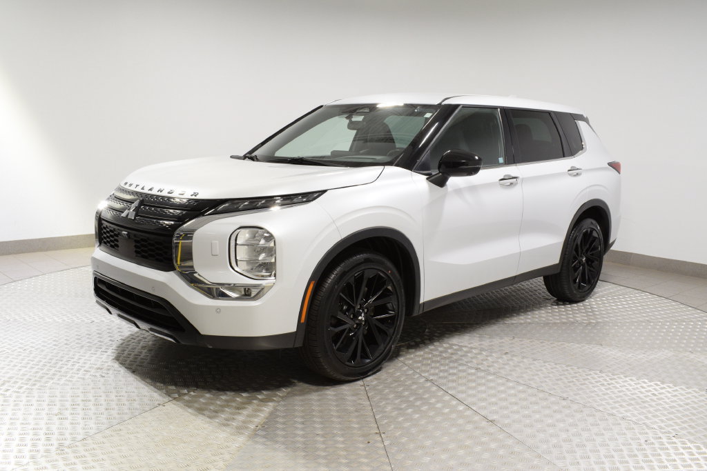 Used 2023 Mitsubishi Outlander SE AWD/4WD image 10
