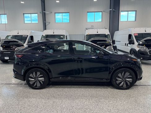 Used 2024 Nissan Ariya AWD image 5