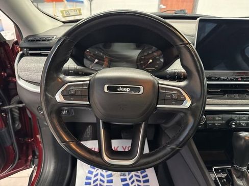 Used 2022 Jeep Compass Latitude w/ Sun and Sound Group image 28