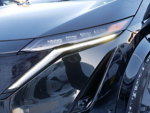 Used 2023 Nissan Ariya image 16