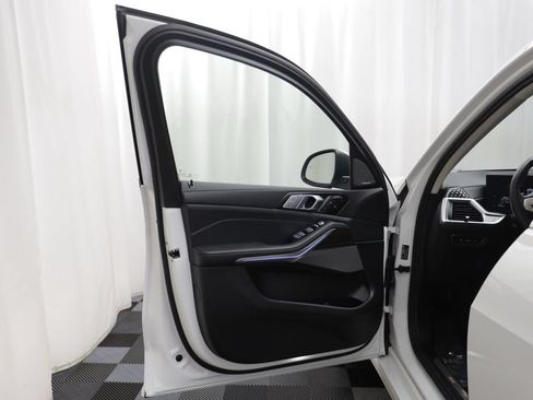 Used 2026 BMW X7 xDrive40i w/ Premium Package AWD/4WD image 4