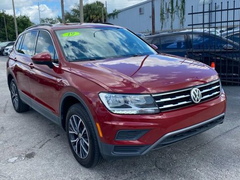 Used 2019 Volkswagen Tiguan SE image 3