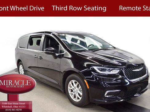 Used 2025 Chrysler Pacifica Select FWD image 1