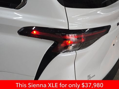 Used 2024 Toyota Sienna XLE image 42