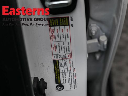 Used 2023 Nissan Armada SL w/ Captain's Chairs Package image 37