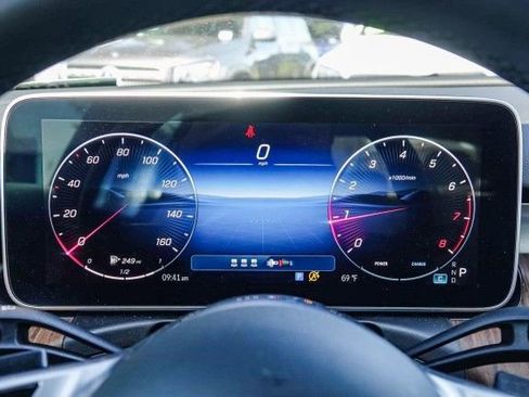 Used 2025 Mercedes-Benz C 300 Sedan image 24