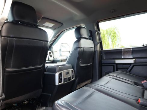 Used 2018 Ford F250 Lariat w/ Lariat Value Package AWD/4WD image 17