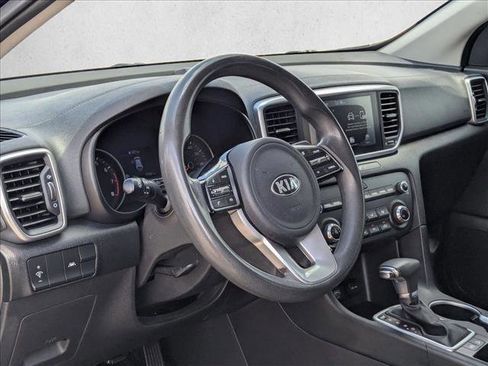 Used 2020 Kia Sportage LX image 10