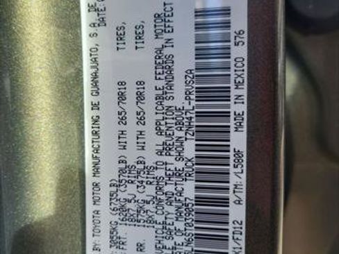 Certified 2025 Toyota Tacoma TRD Off-Road image 38