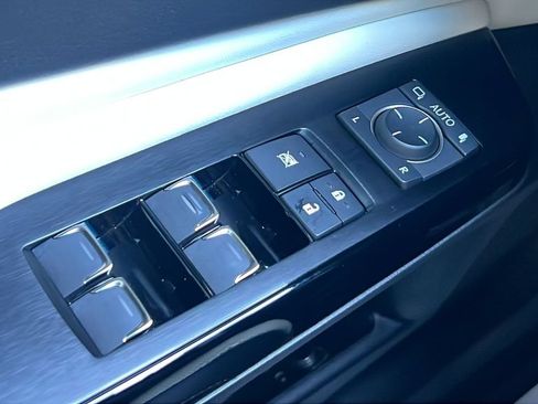 Used 2024 Lexus ES 300h F Sport w/ Accessory Package (Z2) FWD image 19