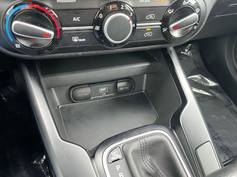 Used 2020 Kia Soul LX image 12