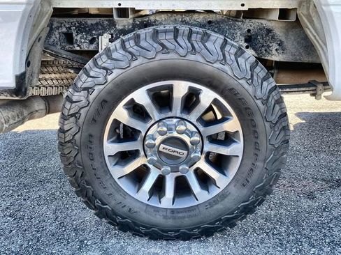 Used 2022 Ford F250 Lariat w/ Lariat Value Package AWD/4WD image 32