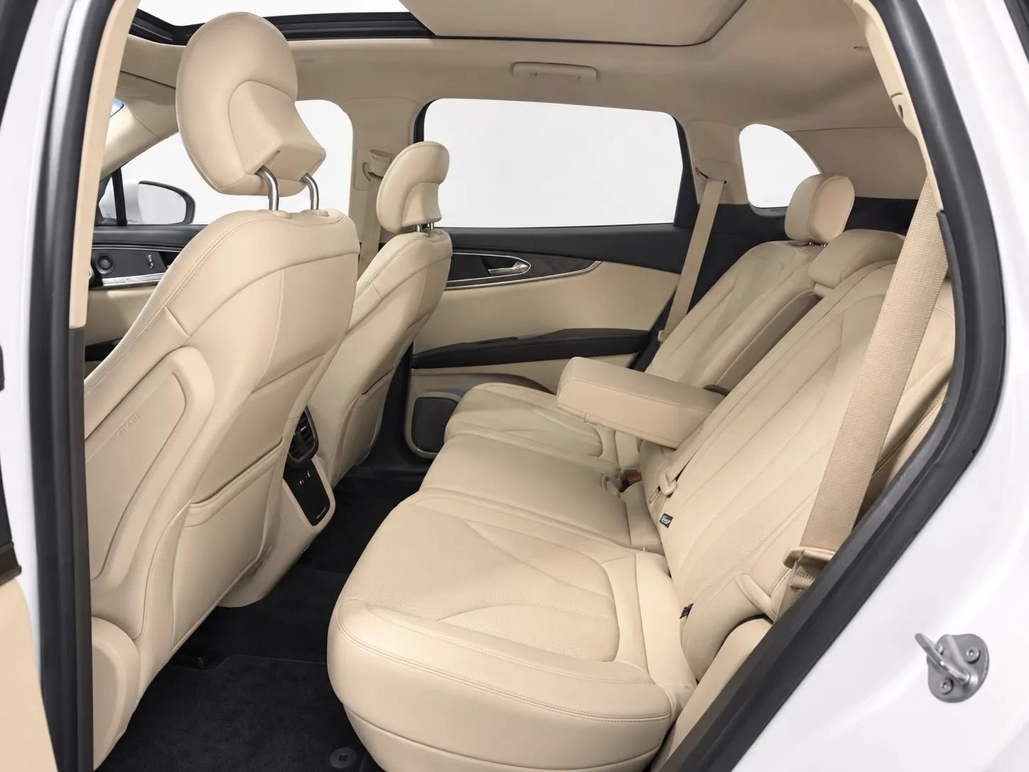 Used 2019 Lincoln Nautilus Reserve w/ Driver Assistance Package FWD image 15