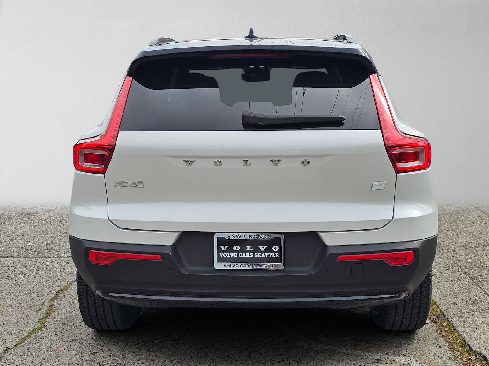 Used 2023 Volvo XC40 Recharge Ultimate AWD/4WD image 4
