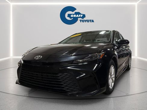 Used 2025 Toyota Camry LE FWD image 2