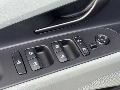 New 2026 Hyundai Elantra Limited FWD image 12