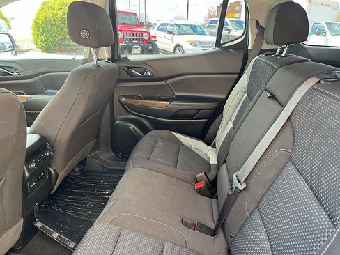 Used 2020 GMC Acadia SLE w/ Driver Convenience Package AWD/4WD image 16