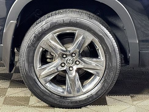Used 2019 Toyota Highlander Limited image 24