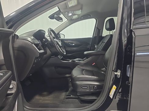 Used 2024 GMC Terrain SLT image 15