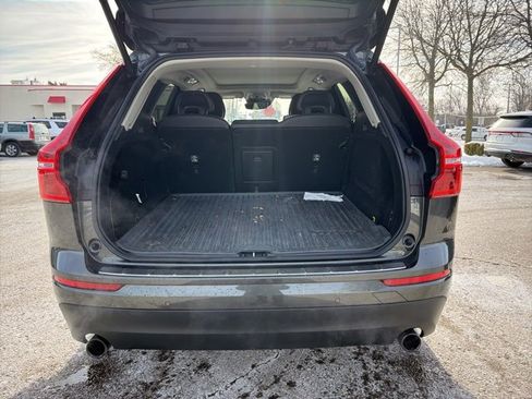 Used 2019 Volvo XC60 T5 Momentum w/ Multimedia Package image 13