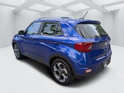 Used 2025 Hyundai Venue Limited FWD image 5