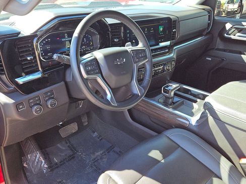 Used 2024 Chevrolet Silverado 1500 LT Trail Boss w/ Convenience Package II image 13