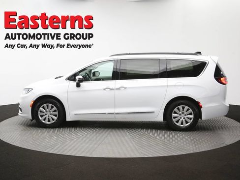 Used 2023 Chrysler Pacifica Limited FWD image 62