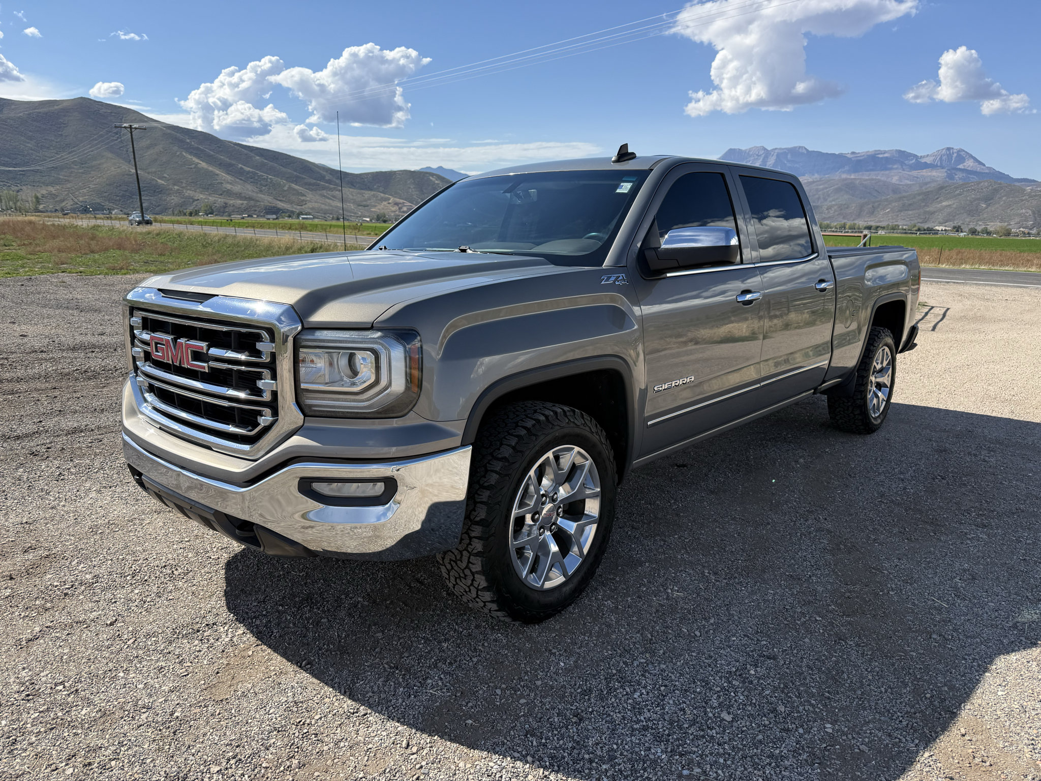Used 2017 GMC Sierra 1500 SLT w/ SLT Premium Package AWD/4WD image 3