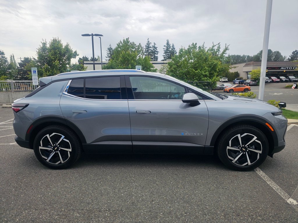 New 2026 Chevrolet Equinox EV LT AWD/4WD image 6