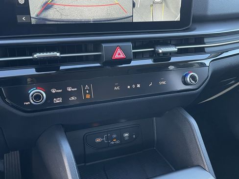 New 2026 Kia Sportage SX image 18