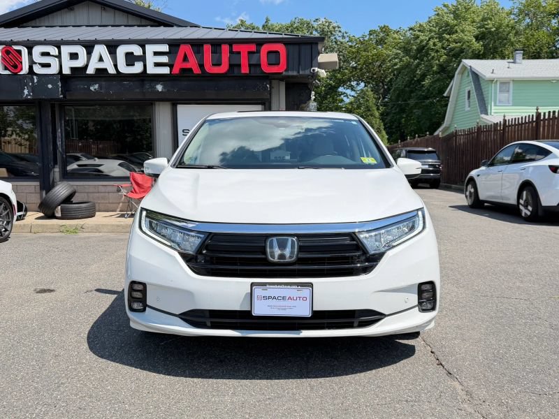 Used 2021 Honda Odyssey Touring image 2