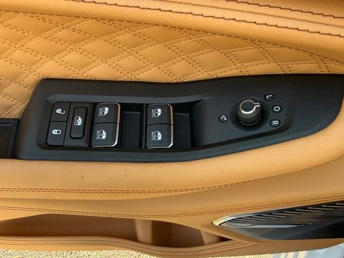 New 2025 Jeep Grand Cherokee Summit image 14