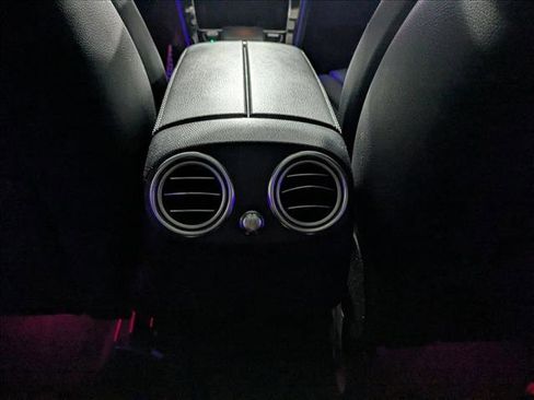 Used 2020 Mercedes-Benz GLC 300 4MATIC image 24