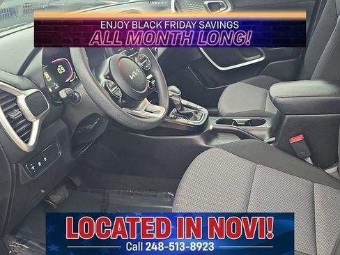 Used 2023 Kia Soul LX w/ LX Technology Package image 11