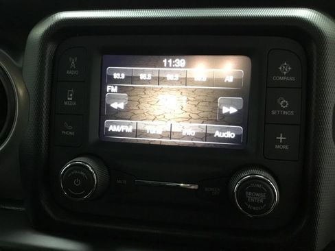 Used 2021 Jeep Gladiator Sport image 25