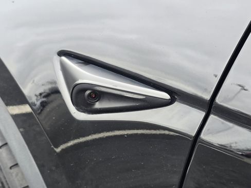 Used 2023 Tesla Model Y Performance image 22