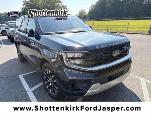 Used 2025 Ford Expedition Max Platinum AWD/4WD image 1