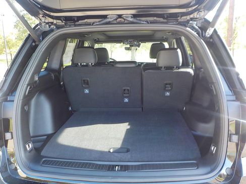 New 2025 Jeep Grand Cherokee Limited w/ Black Appearance Package image 8