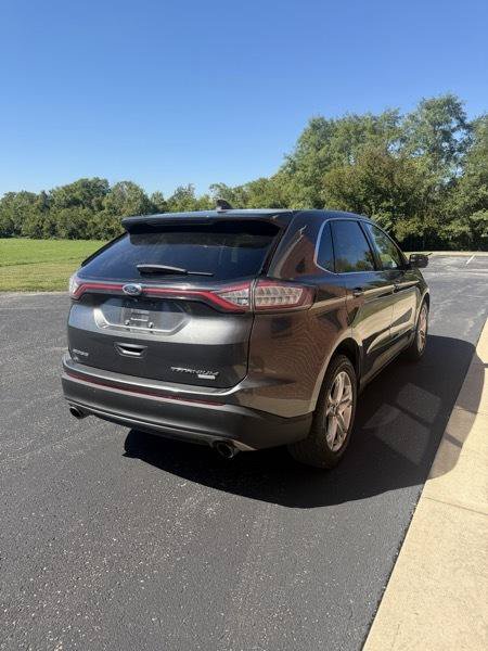 Used 2018 Ford Edge Titanium w/ Ford Safe & Smart Package FWD image 4