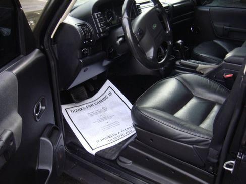 Used 2004 Land Rover Discovery S AWD/4WD image 10