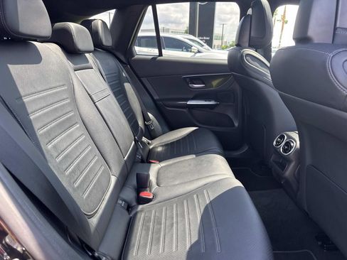 Used 2026 Mercedes-Benz GLC 300 image 9